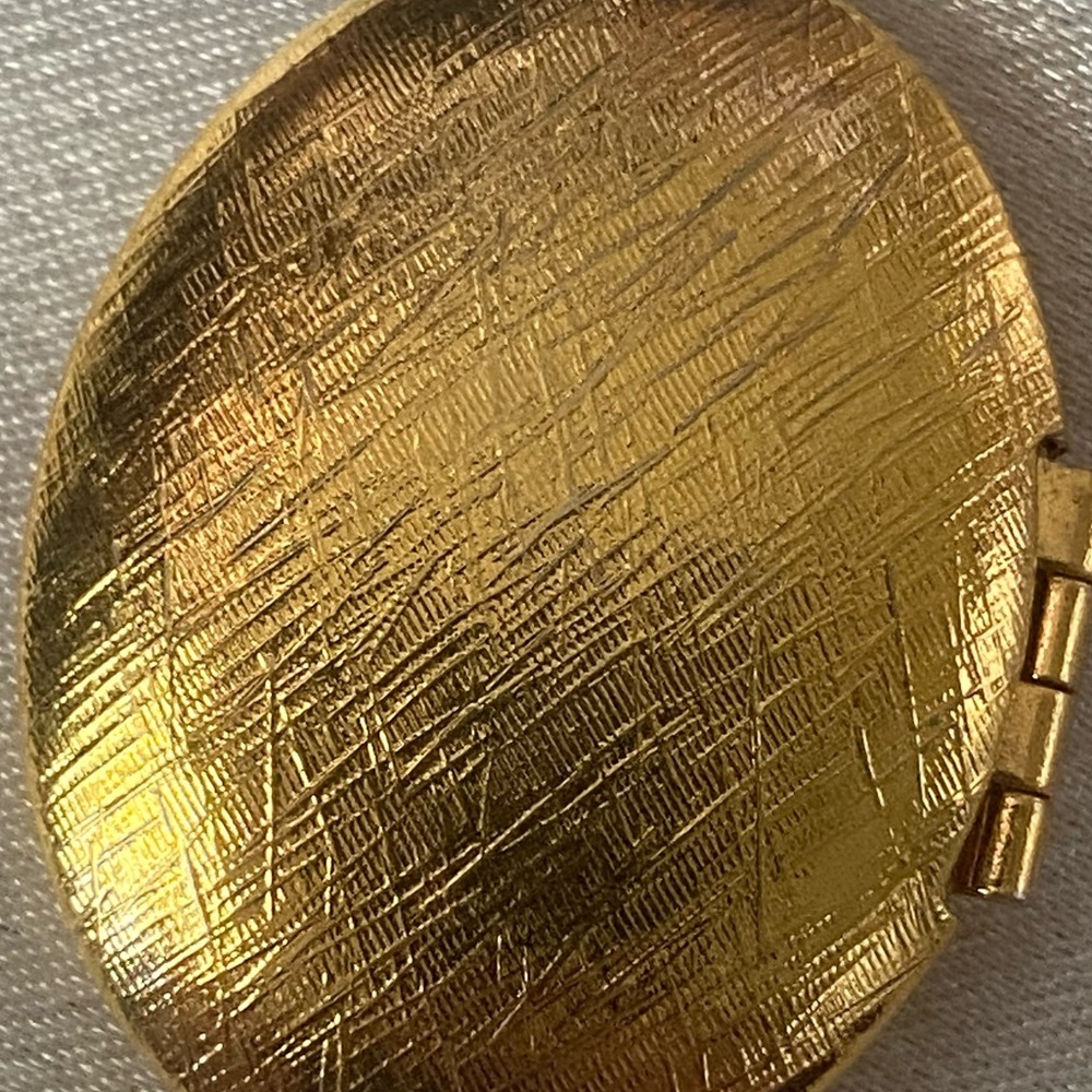 Butterfly Locket - Picture 5 of 9